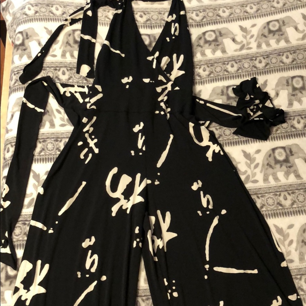 Caché jumpsuit black and white